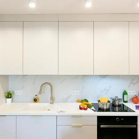 Zablocinska 6 - Bezplatny Parking - Apartament Dla 6 Osob - 400m Do Stacji Metra - Better Hotel