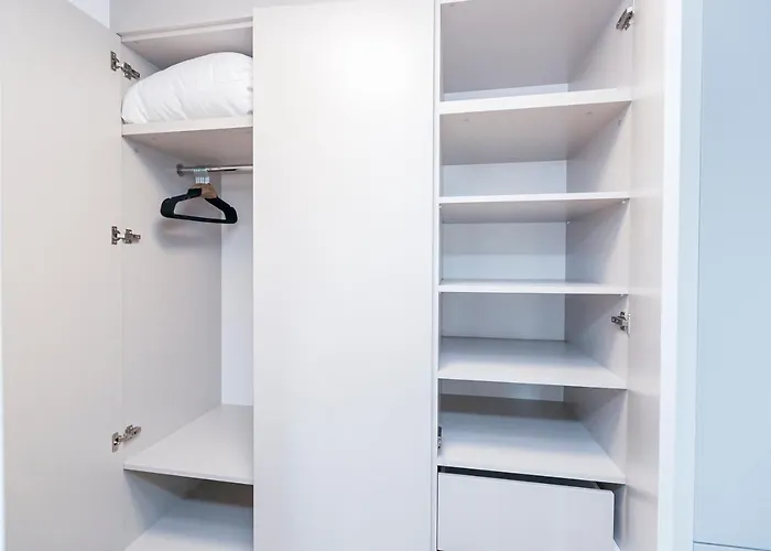 Zablocinska 6 - Bezplatny Parking - Apartament Dla 6 Osob - 400m Do Stacji Metra - Better * Warszawa