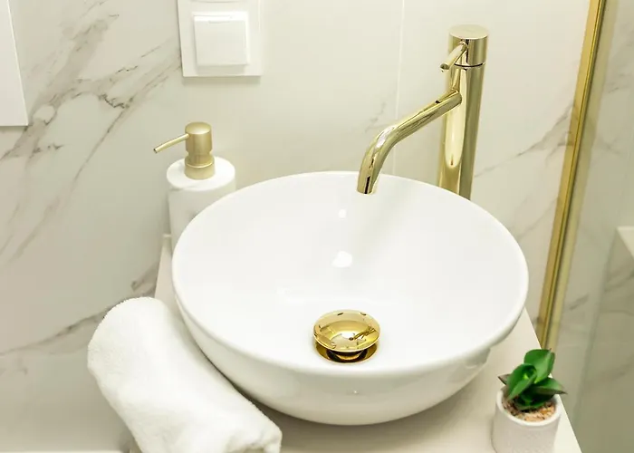 Zablocinska 6 - Bezplatny Parking - Apartament Dla 6 Osob - 400m Do Stacji Metra - Better Hotel Warszawa