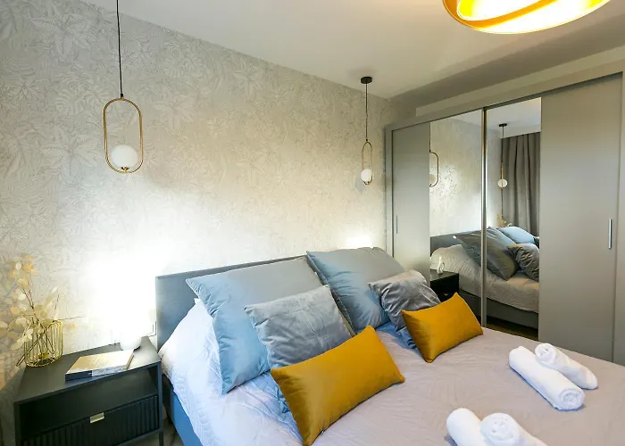 Zablocinska 6 - Bezplatny Parking - Apartament Dla 6 Osob - 400m Do Stacji Metra - Better *