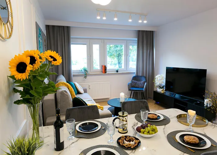 Zablocinska 6 - Bezplatny Parking - Apartament Dla 6 Osob - 400m Do Stacji Metra - Better Hotel