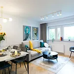 Hotel Zablocinska 6 - Bezplatny Parking - Apartament Dla 6 Osob - 400m Do Stacji Metra - Better *