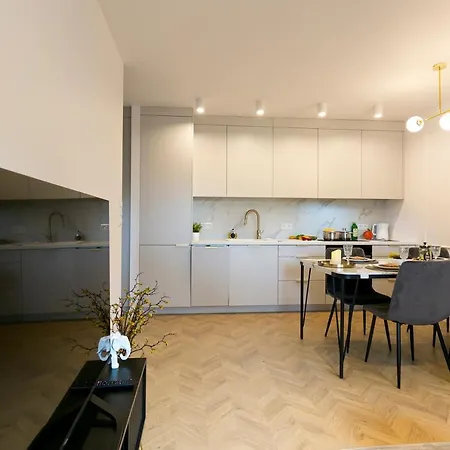 Zablocinska 6 - Bezplatny Parking - Apartament Dla 6 Osob - 400m Do Stacji Metra - Better * ורשה