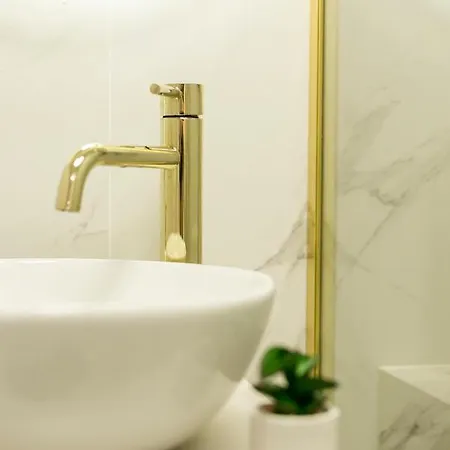 Zablocinska 6 - Bezplatny Parking - Apartament Dla 6 Osob - 400m Do Stacji Metra - Better 바르샤바