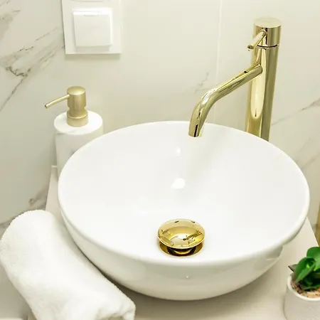 Zablocinska 6 - Bezplatny Parking - Apartament Dla 6 Osob - 400m Do Stacji Metra - Better Hotel Varsovie