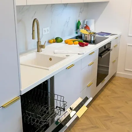 Zablocinska 6 - Bezplatny Parking - Apartament Dla 6 Osob - 400m Do Stacji Metra - Better Hotel