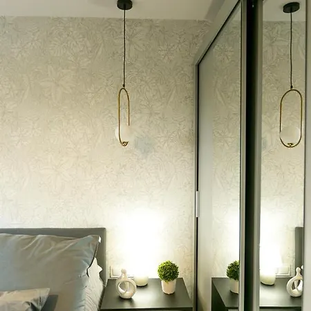 호텔 Zablocinska 6 - Bezplatny Parking - Apartament Dla 6 Osob - 400m Do Stacji Metra - Better *