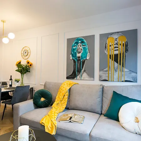 Zablocinska 6 - Bezplatny Parking - Apartament Dla 6 Osob - 400m Do Stacji Metra - Better ורשה
