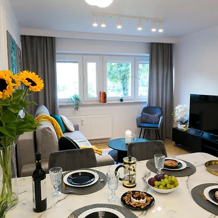Zablocinska 6 - Bezplatny Parking - Apartament Dla 6 Osob - 400m Do Stacji Metra - Better מלון