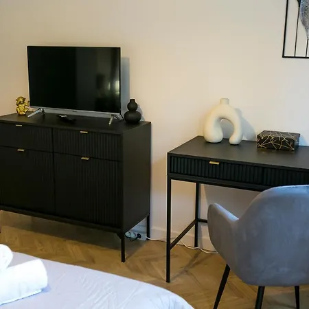 Zablocinska 6 - Bezplatny Parking - Apartament Dla 6 Osob - 400m Do Stacji Metra - Better Hotel Warszawa