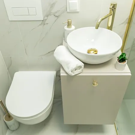 Zablocinska 6 - Bezplatny Parking - Apartament Dla 6 Osob - 400m Do Stacji Metra - Better * Warszawa